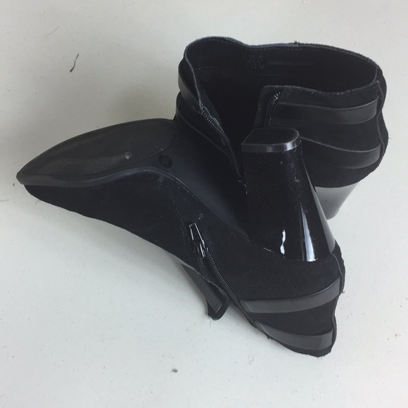 Black boots - Picture 5 of 5